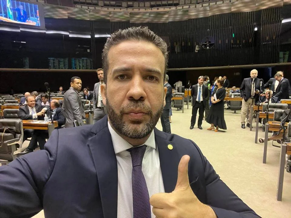 Cassação de Janones: Conselho de Ética da Câmara inicia análise do processo